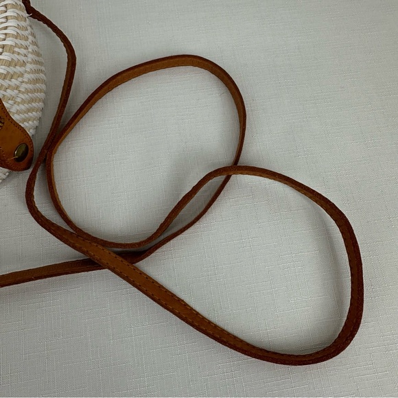 Unbranded White Round Wicker Straw & Leather Crossbody Bag Purse - Picture 9 of 12
